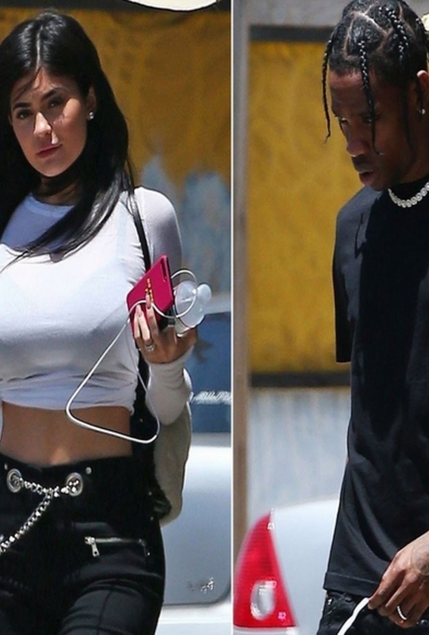 سوري كروز تتوسل لوالدها توم كروز بأن يقابلها بعد غياب طويل