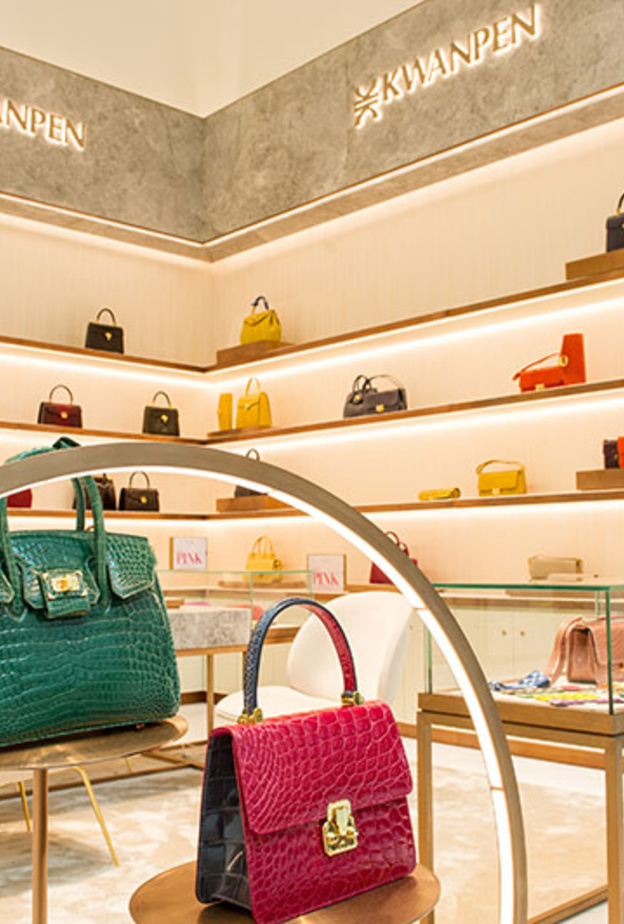 عرض أجمل الحقائب