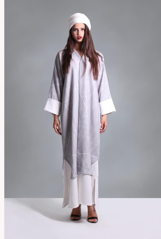 عباية مخملية أنيقة باللون الأخضر الجذاب من qabeela Designs