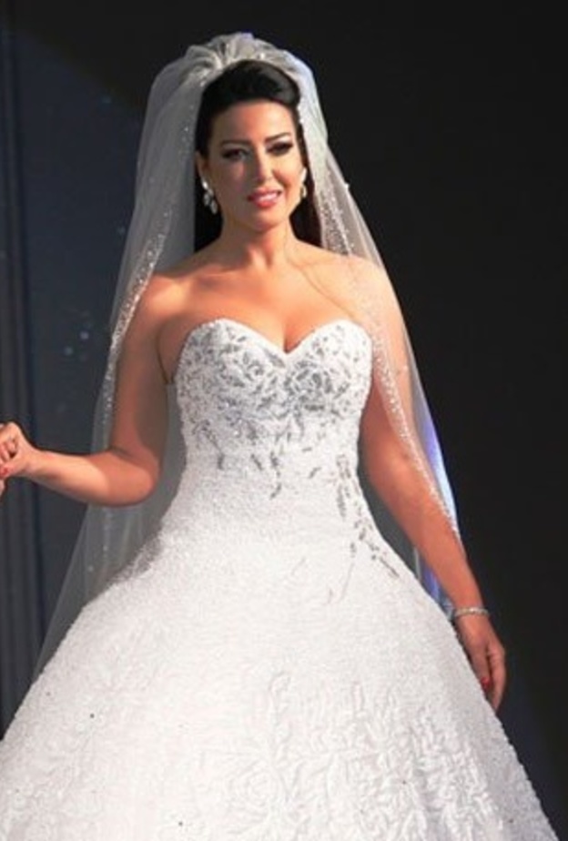سمية الخشاب دخلت غينيس بسبب فستان زفاف ارتدته