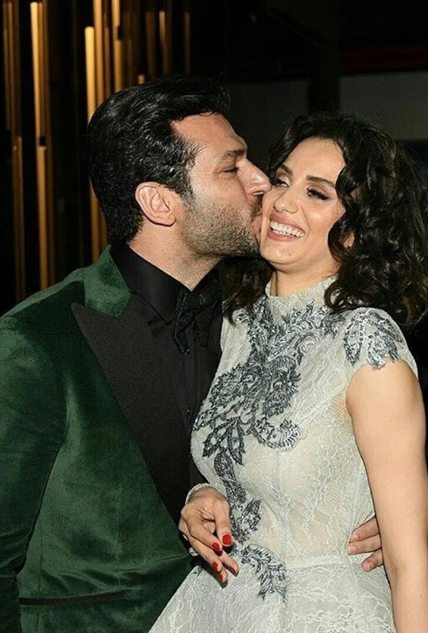 مراد يلدريم وزوجته