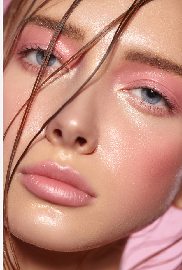 مكياج وردي ناعم وجذاب