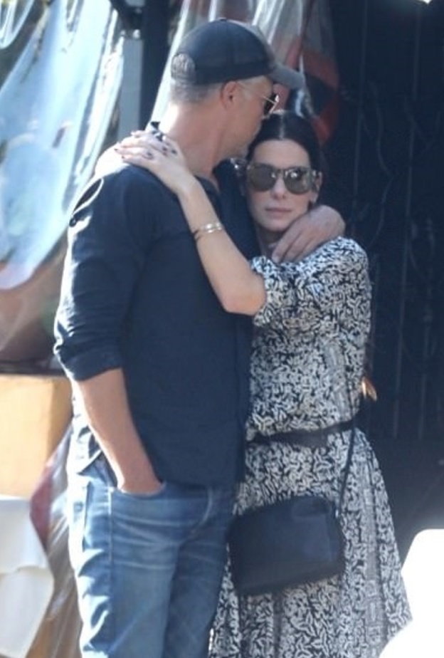 ساندرا بولوك وحبيبها