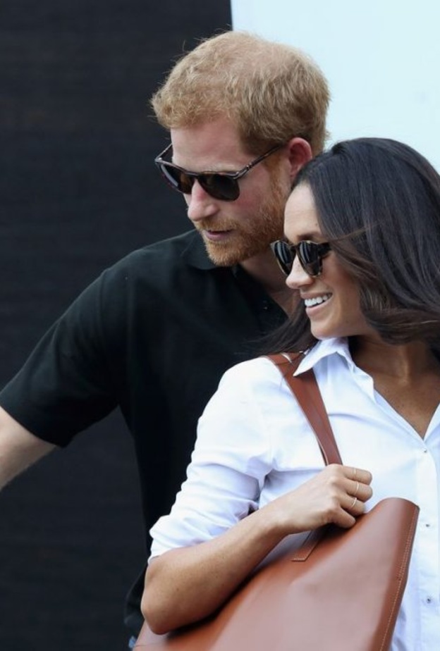 الأمير هاري جمع ميجان ماركل وجدته الملكة في قصر باكنجهام