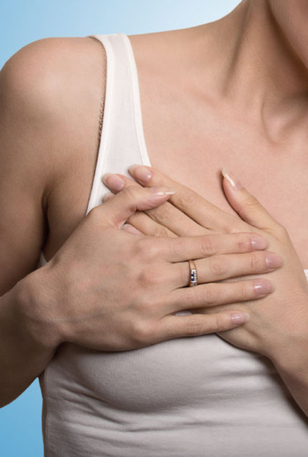 مرض تليف الثدي يسبب الألم