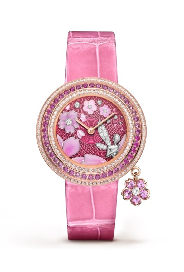 ساعة بولغاري من الذهب والماس والجلد.