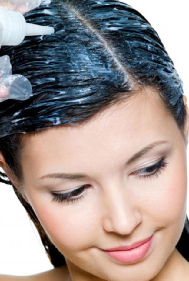 ارتدي القفازات عند استعمال صبغات الشعر