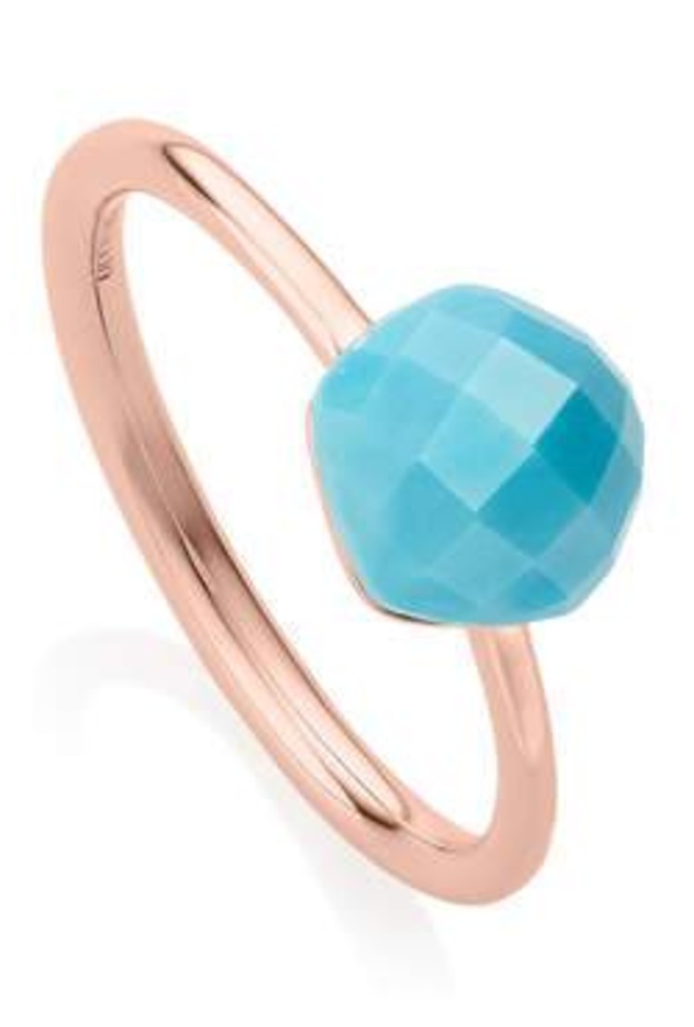 تمتعي بسحر الأحجار الفيروزية من مجموعة نورا لـ Monica Vinader