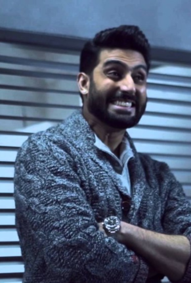 مقربون من أبهيشيك باتشان نصحوه بالانسحاب من الفيلم