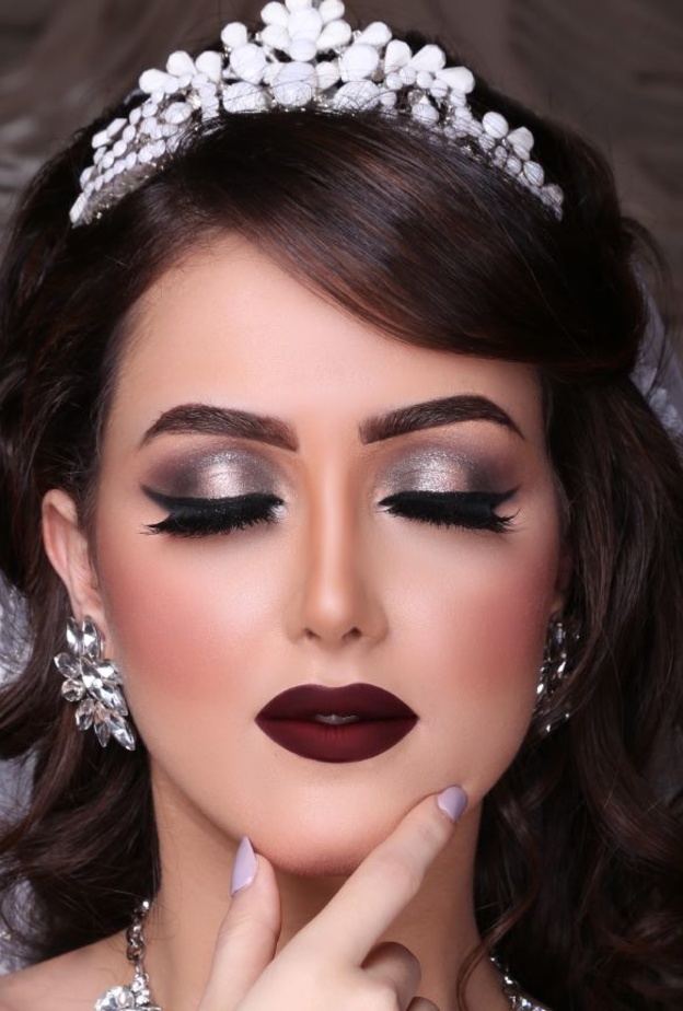 يبرز المكياج الخليجي الملامح الشرقية للعروس