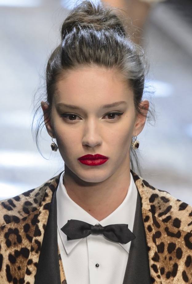 طريقة راقية وعصرية لتنسيق ربطة العنق مع دوتشي اند غابانا