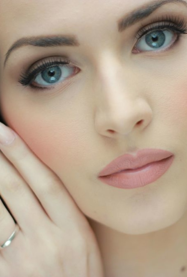 5 خلطات طبيعية تمنحك خدود ورية قبل الزفاف