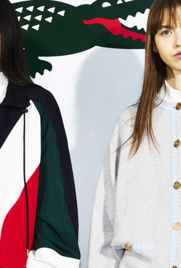 فستان طويل بتصميم كلاسيكي