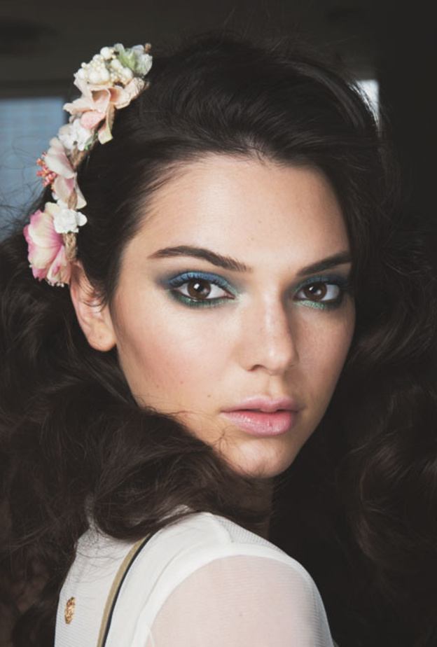 كيندال المراهقة وكيندال الراشدة.