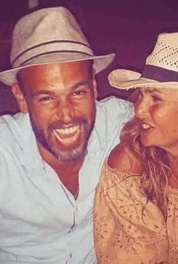 يسار مع ابو