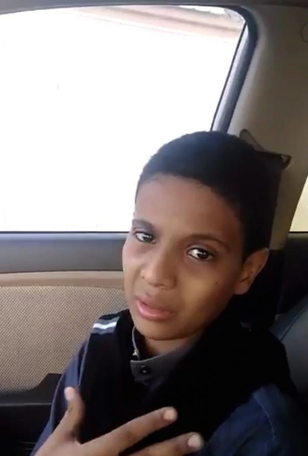 طفل خميس مشيط المعنف يثير المجتمع السعودي