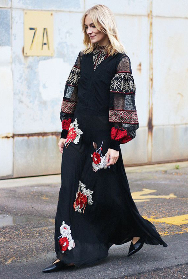 أضيفي لمسات كاجوال بتنسيق الكارديغان الصوفي بأسلوب مسترخي مع الفساتين الطويلة