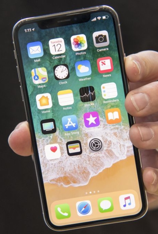 تعرف على مواصفات وسعر ايفون X في السعودية