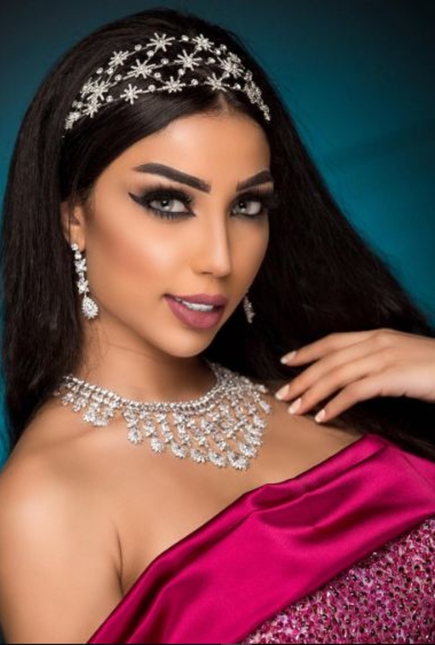 دنيا بطمة تبكي بسبب حلا الترك