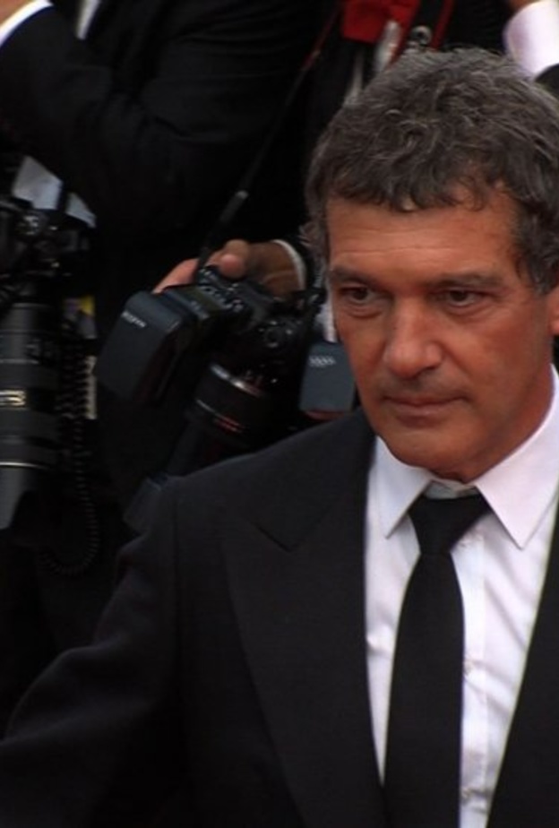 أنطونيو بانديراس يعلن وفاة والدته عن 84 عاما