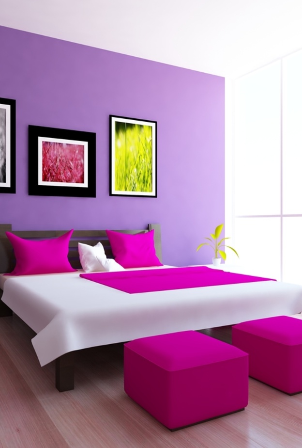 ادخال اللون الروز الى الوسائد والاكسسوارات.