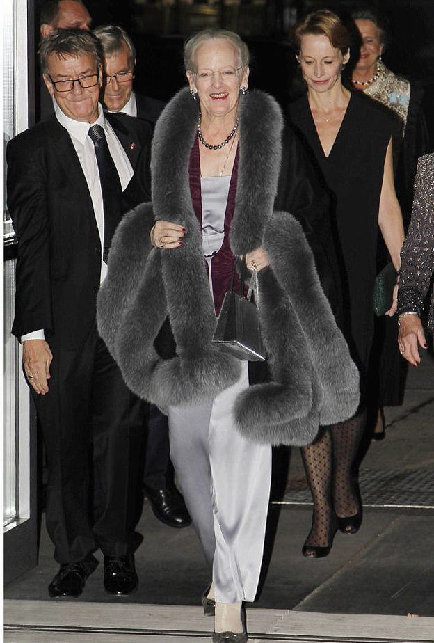 الملكة ماغريت في مسابقة الملكة سونيا الدولية للموسيقى.