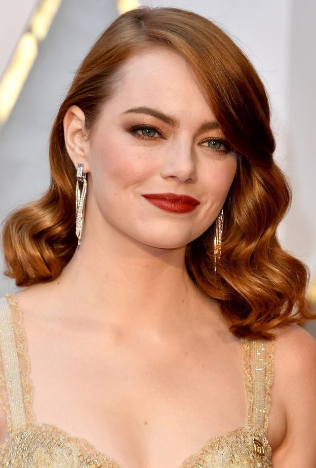 إيما ستون ترتدي أقراط تيفاني في حفل الأوسكار 2017 