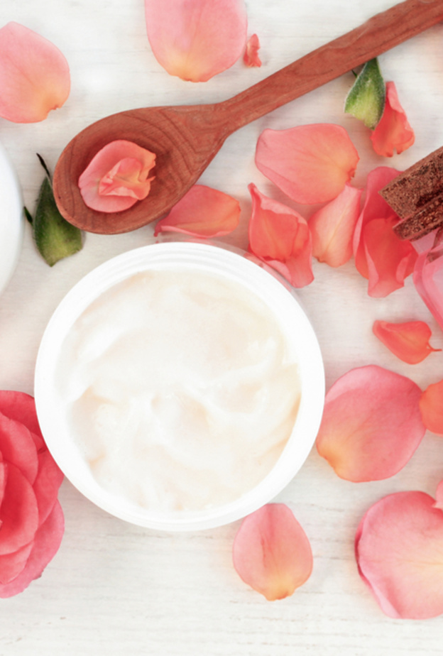 خلطة الورد والحليب لنضارة بشرتك