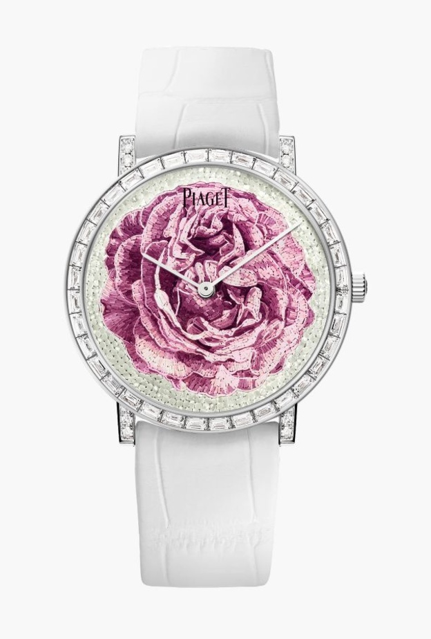 ساعة بياجيه من الزمرد والماس