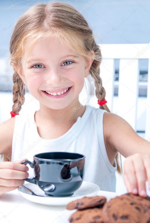 تسبب القهوة مشاكل بالجهاز الهضمي والقلب وآلالام متنوعة في أعضاء الجسم للاطفال.