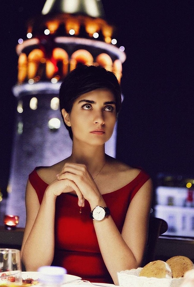 إطلالات توبا بويوكستون بالمهرجان الدولي للأفلام الآسيوية 