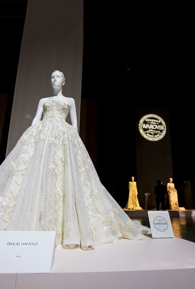 مشاركة دار الهنوف في معرض شواروفسكي العالمي في دبي