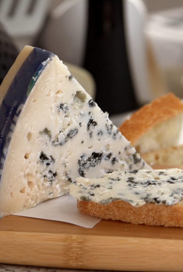 الجبنة الزرقاء تعزز صحة الجسم