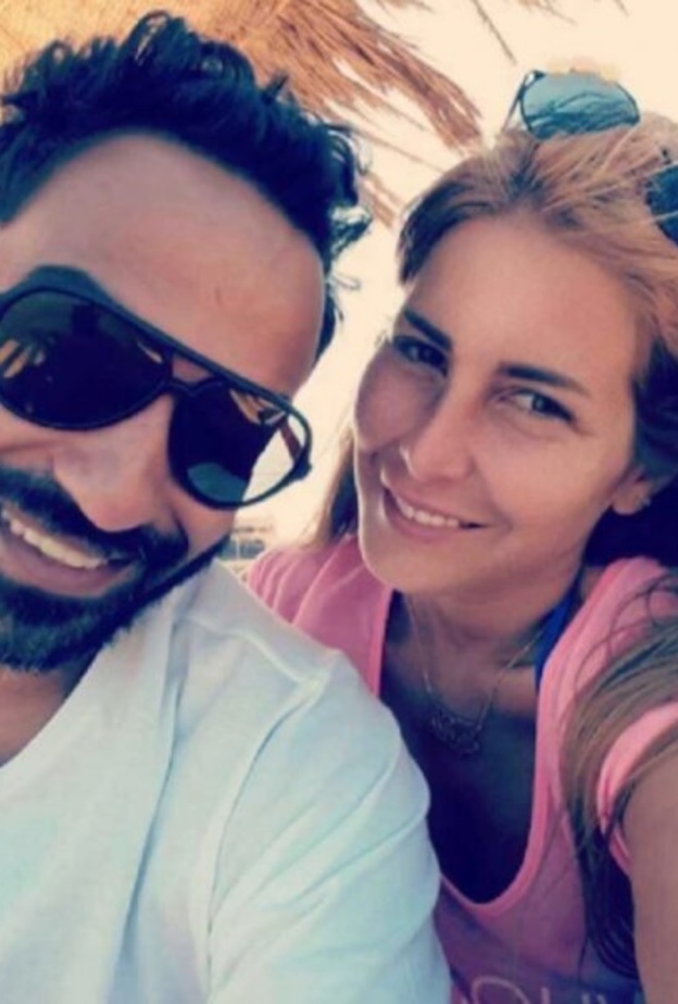 من حسين فهمي وزوجها