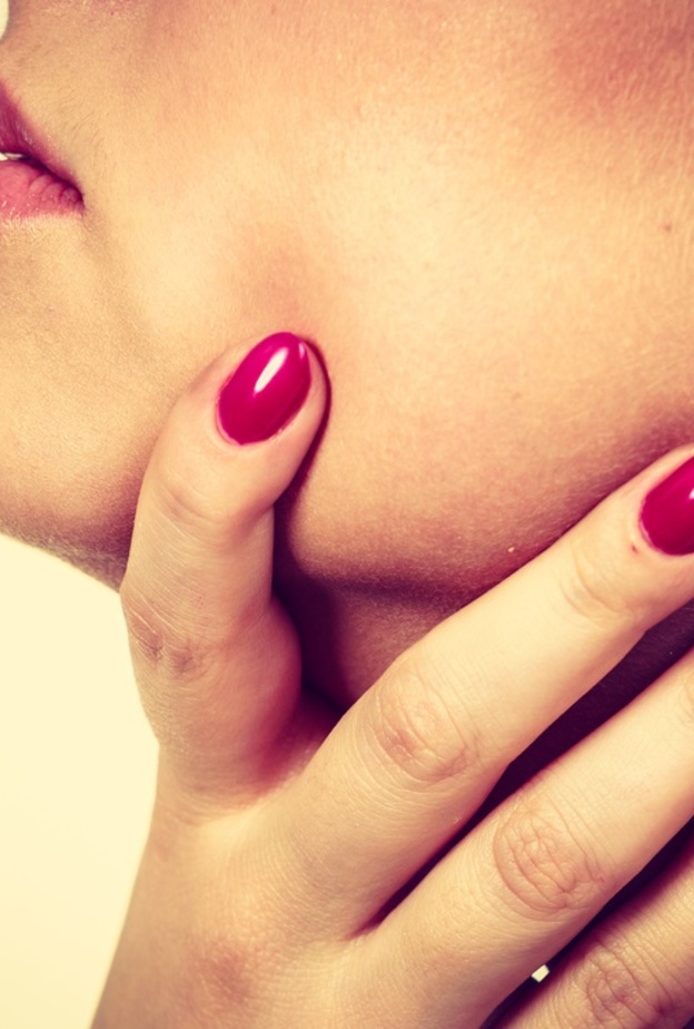 اسباب التهاب اللوزتين واعراضه