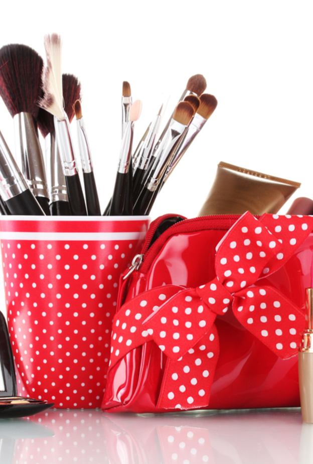 مكياج العيون يزيدك سحرا وجمالا.