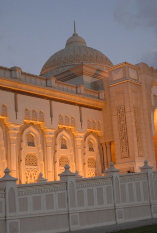 مكتبة الشارقة العامة تطلق قاعدة بيانات متكاملة من المخطوطات والخرائط التاريخية النادرة