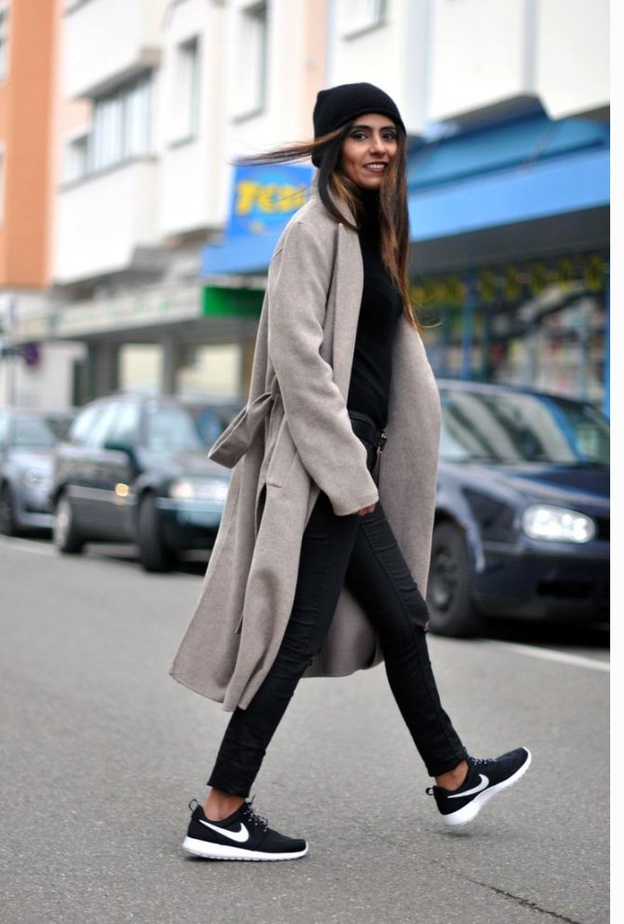 الأحذية الرياضية أحد صيحات الموضة الأكثر رواجاً هذا الموسم 