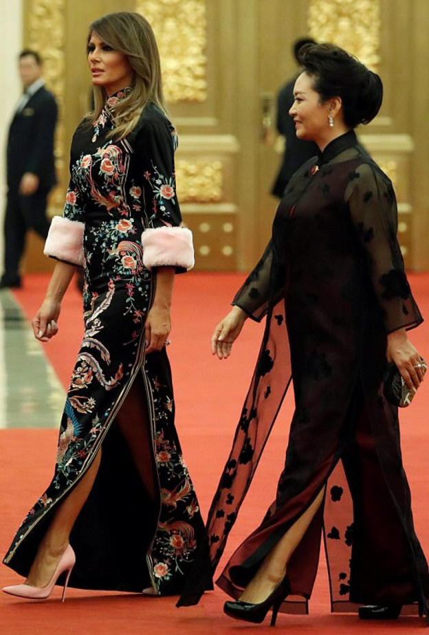 ميلانيا ترامب ‏Melania Trump‏ ‏تشارك في حفل للاطفال في الصين.