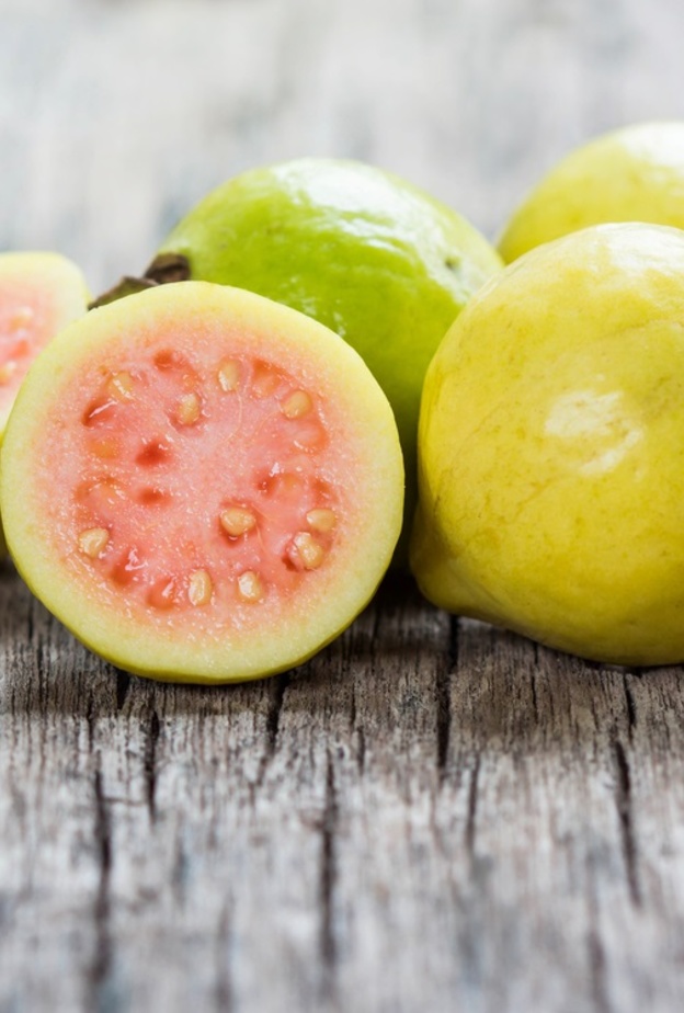 فوائد الجوافة للقولون والمعدة