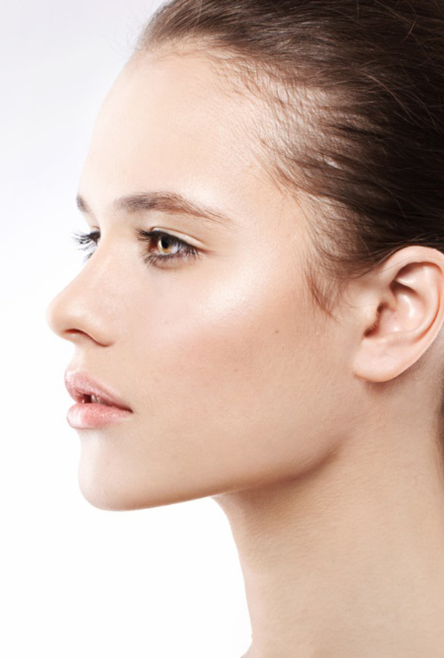 تعمل بيكربونات الصوديوم على ترطيب البشرة