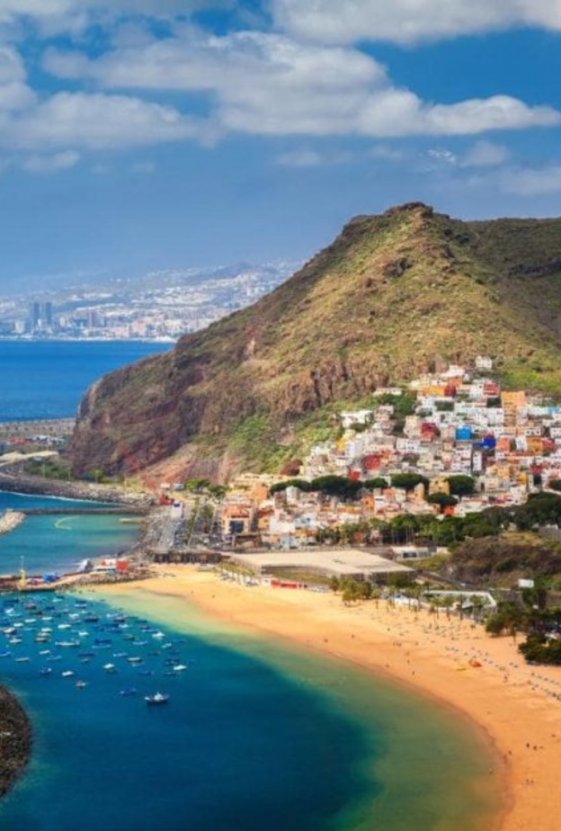 من باريو سانتا كروز في اشبيلية