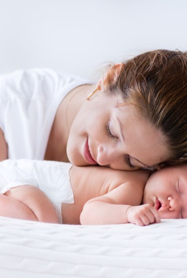 تعويد طفلك على النوم بمفرده لا يقلل من حبك واهتمامك به فلا تقلقي عزيزتي الأم