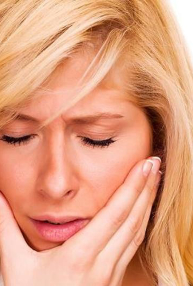 سرطان الفم يسبب الخدر في الوجه