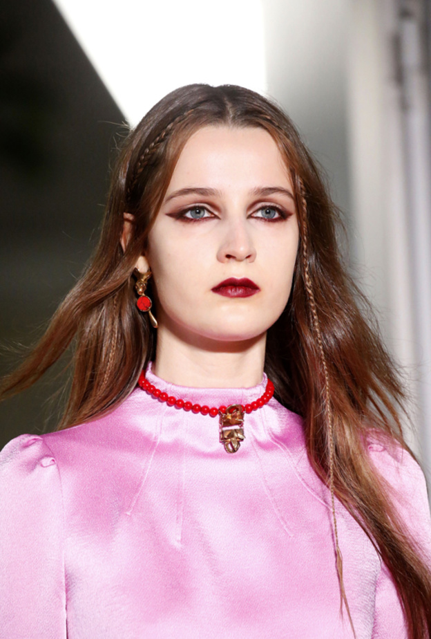 صور روج احمر غامق لشتاء 2018.