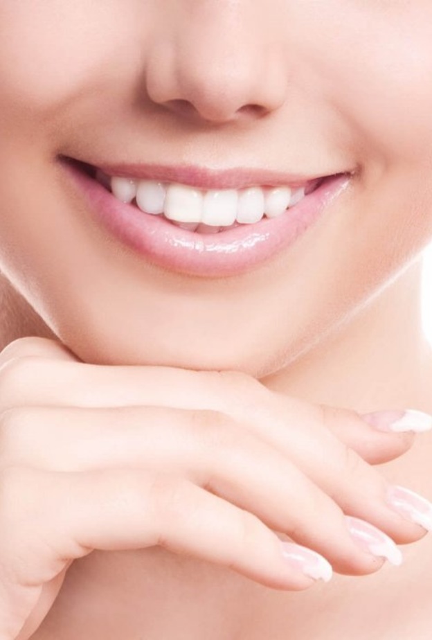 الوصفات الطبيعية لشفتين متوردتين للعروس المستقبلية