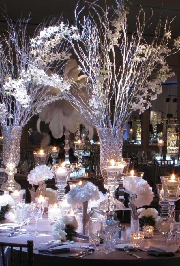 جذوع الاشجار سنتربياست رائعة لحفلات الزفاف الشتوية