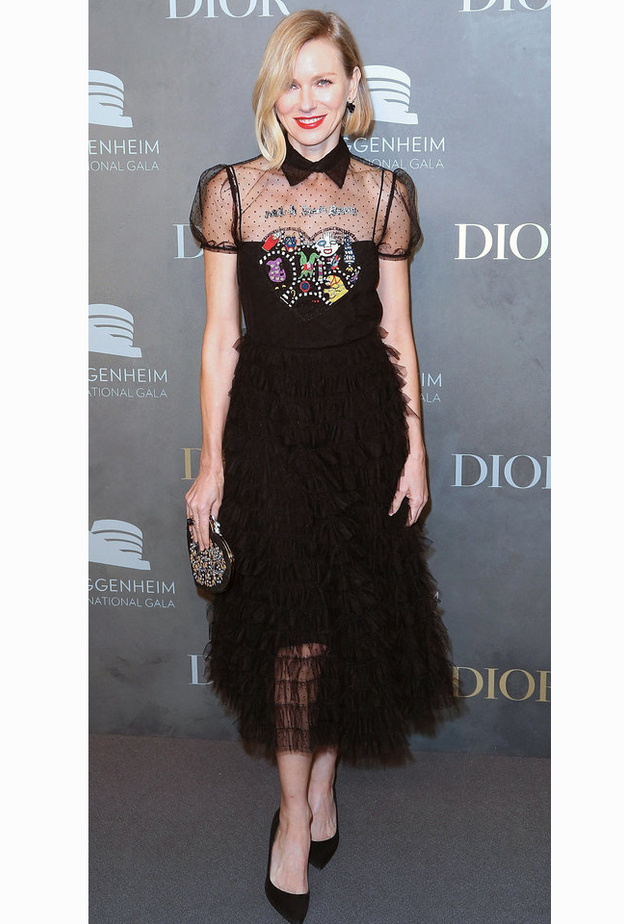 كريستان ستيوارت ‏Kristen Stewart‏ بفستان سهرة احمر مع الشبك من دار‎ Julien Macdonald