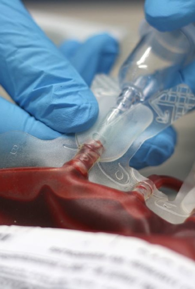 يكشف الجهاز الامراض الموجودة في الدم قبل نقله 