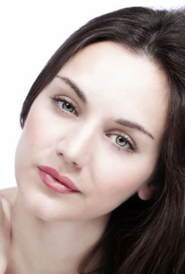 اعيدي لشعرك رونقه ونعومته بعيدا عن القشرة